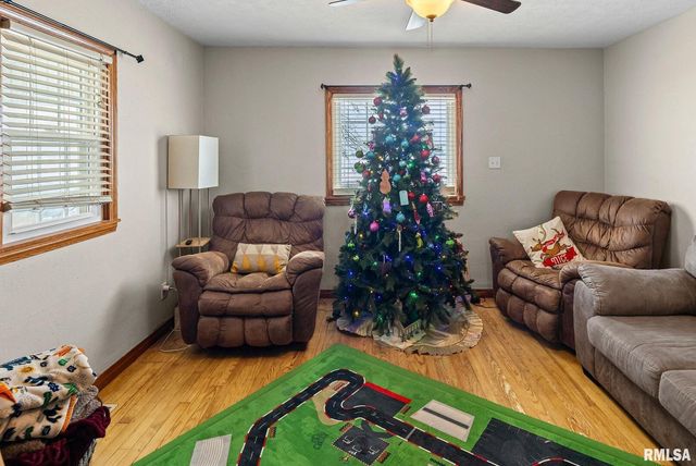 7302 HOFFMAN Road, Centralia, IL 62801