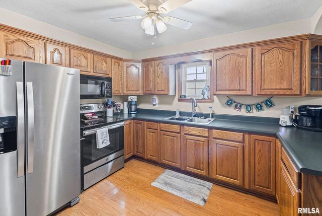 7302 HOFFMAN Road, Centralia, IL 62801