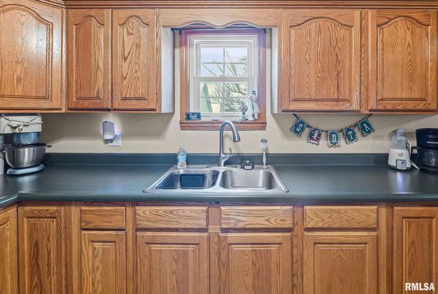 7302 HOFFMAN Road, Centralia, IL 62801