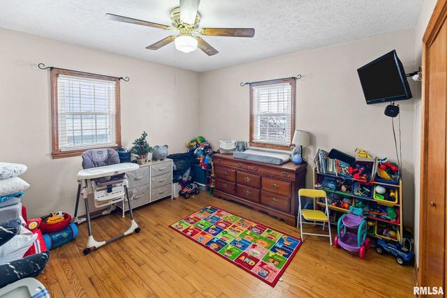 7302 HOFFMAN Road, Centralia, IL 62801