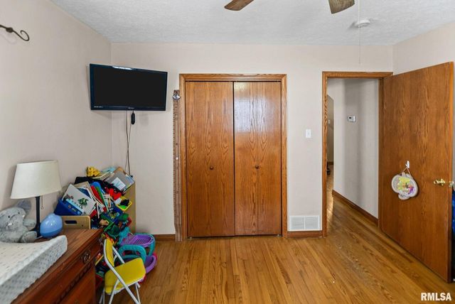 7302 HOFFMAN Road, Centralia, IL 62801