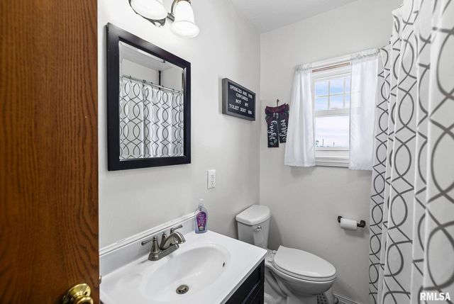 7302 HOFFMAN Road, Centralia, IL 62801