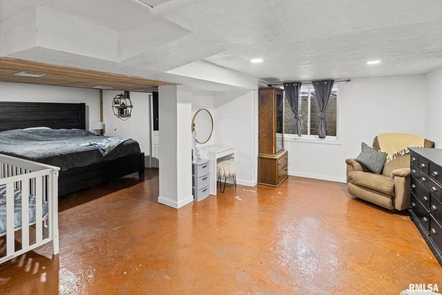 7302 HOFFMAN Road, Centralia, IL 62801