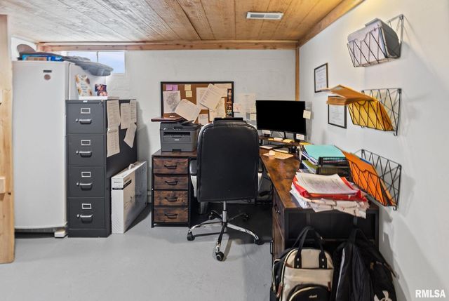 7302 HOFFMAN Road, Centralia, IL 62801