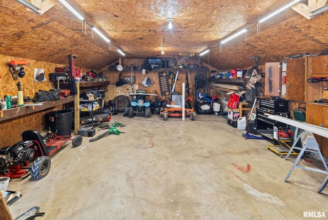 7302 HOFFMAN Road, Centralia, IL 62801