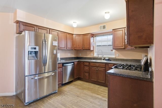 452 Broadway, Elizabeth City, NJ 07206