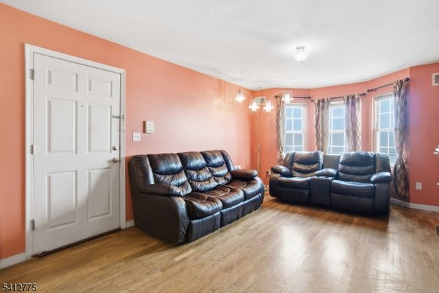 452 Broadway, Elizabeth City, NJ 07206