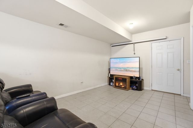 452 Broadway, Elizabeth City, NJ 07206