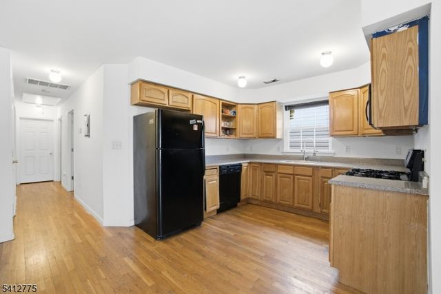 452 Broadway, Elizabeth City, NJ 07206