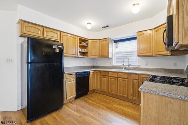 452 Broadway, Elizabeth City, NJ 07206