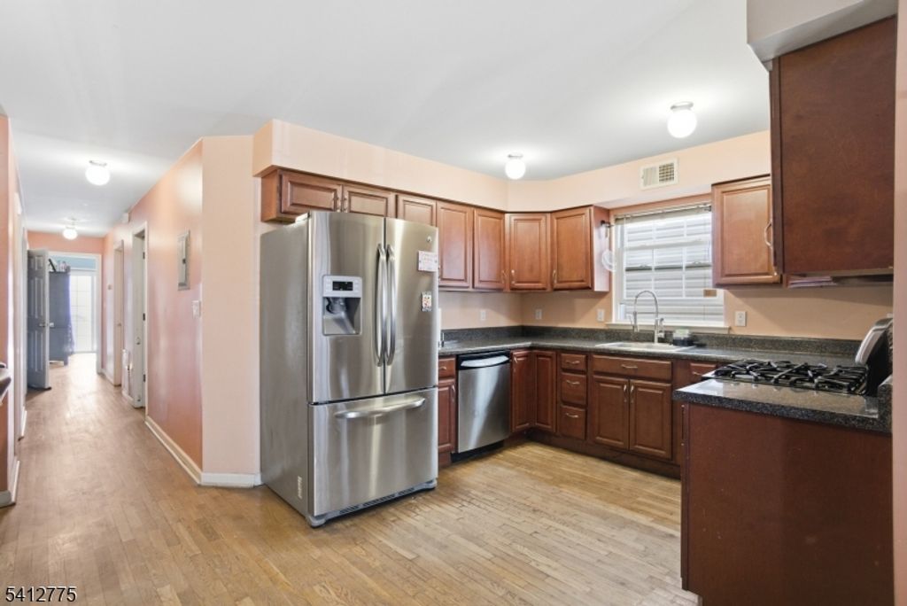 452 Broadway, Elizabeth City, NJ 07206