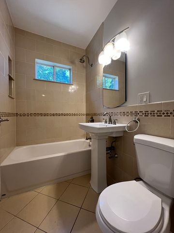 123 Cummins Highway 1, Boston, MA 02131