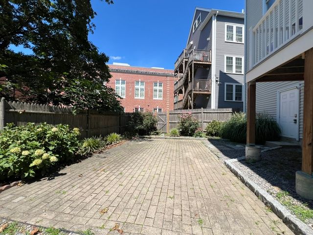 123 Cummins Highway 1, Boston, MA 02131