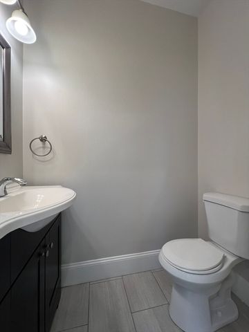 123 Cummins Highway 1, Boston, MA 02131