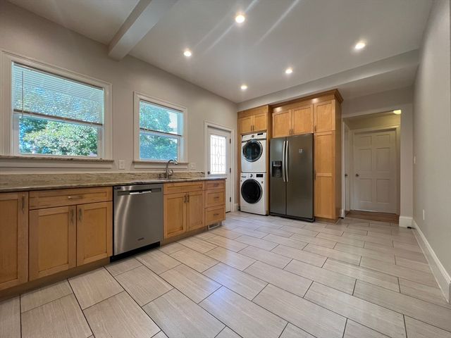 123 Cummins Highway 1, Boston, MA 02131
