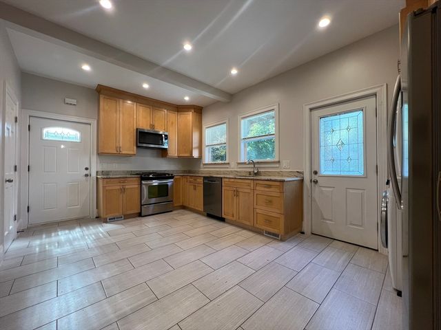 123 Cummins Highway 1, Boston, MA 02131