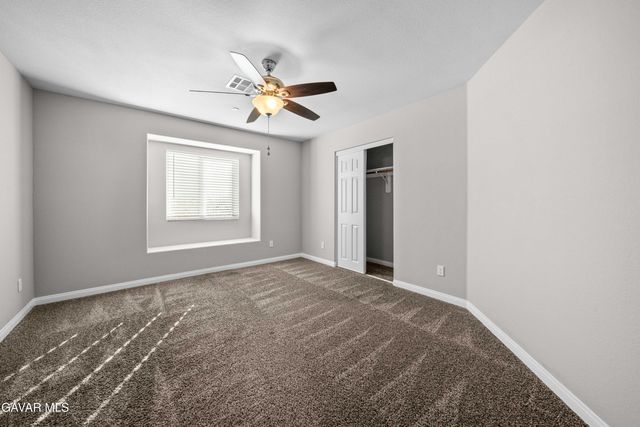 2009 E Jenner Street, Lancaster, CA 93535