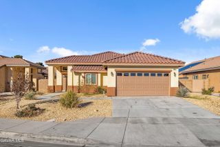 2009 E Jenner Street, Lancaster, CA 93535