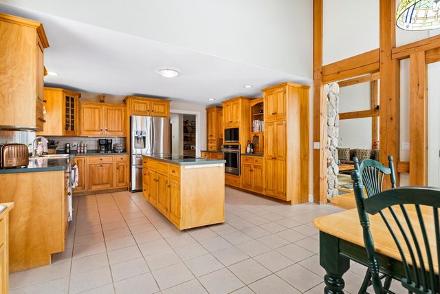 155 Top Of The World Road, Grantham, NH 03753