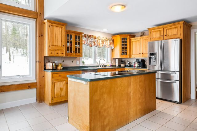 155 Top Of The World Road, Grantham, NH 03753