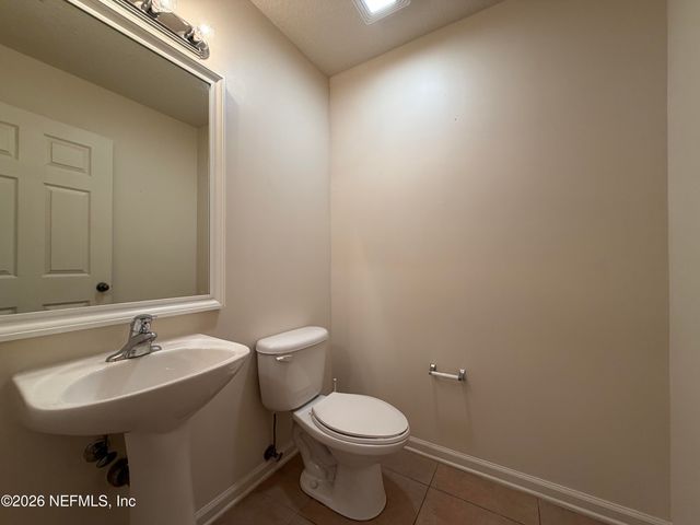 8550 ARGYLE BUSINESS Loop 301, Jacksonville, FL 32244
