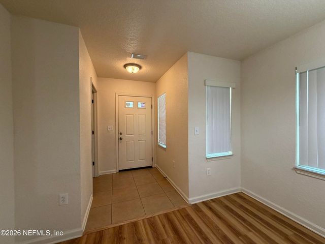8550 ARGYLE BUSINESS Loop 301, Jacksonville, FL 32244