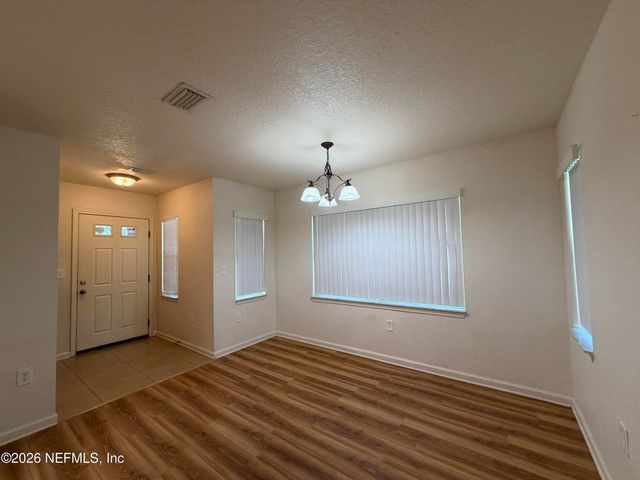 8550 ARGYLE BUSINESS Loop 301, Jacksonville, FL 32244