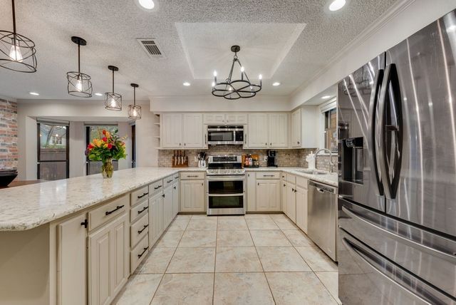 1032 Pebble Beach Drive, Mansfield, TX 76063