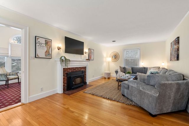 58 Morton St, Needham, MA 02494