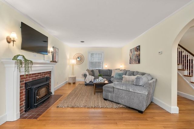 58 Morton St, Needham, MA 02494