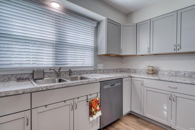 1129 E WATER Street, Mount Vernon, IN 47620