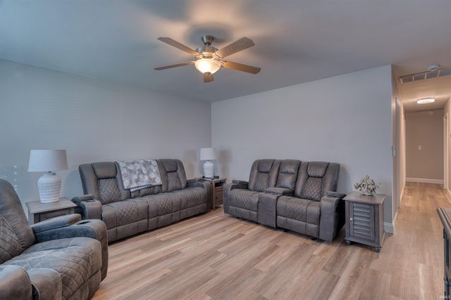 1129 E WATER Street, Mount Vernon, IN 47620