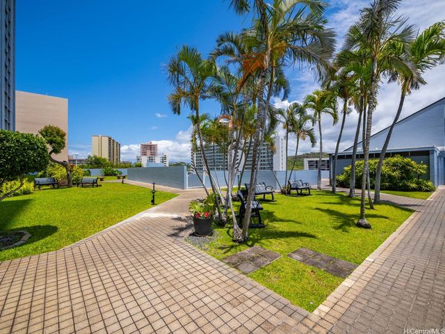3045 Ala Napuaa Place 1217, Honolulu, HI 96818