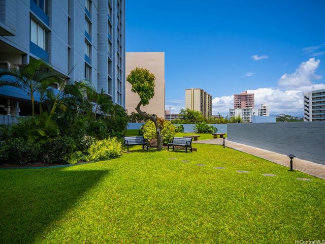 3045 Ala Napuaa Place 1217, Honolulu, HI 96818