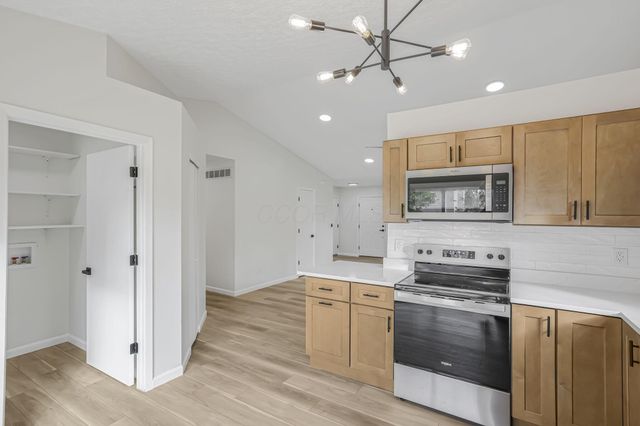 989 Lavender Lane, Columbus, OH 43207