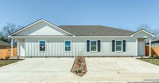 522 Hudson St, Seguin, TX 78155