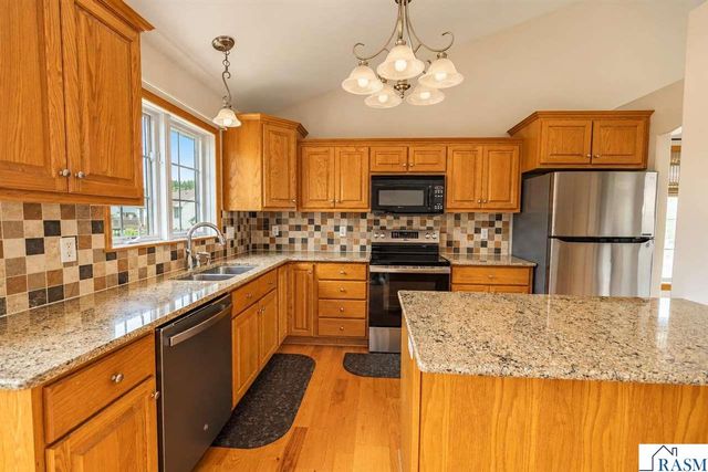 608 Colodoro Lane, Eagle Lake, MN 56024