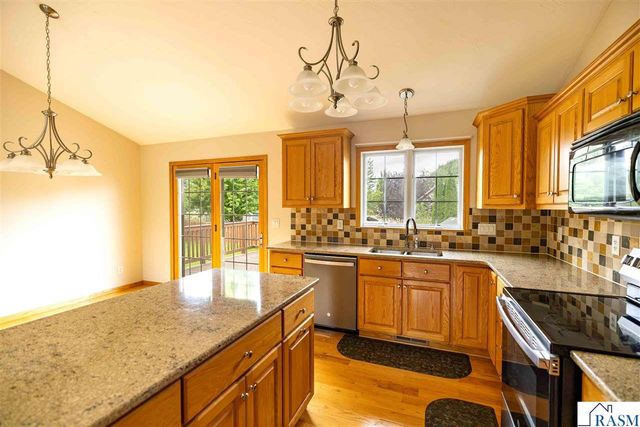 608 Colodoro Lane, Eagle Lake, MN 56024