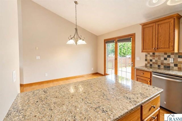 608 Colodoro Lane, Eagle Lake, MN 56024