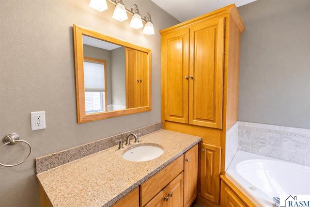 608 Colodoro Lane, Eagle Lake, MN 56024