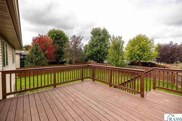 608 Colodoro Lane, Eagle Lake, MN 56024