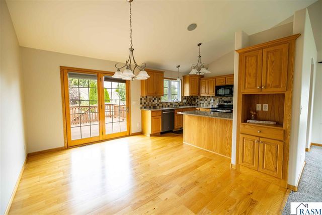 608 Colodoro Lane, Eagle Lake, MN 56024