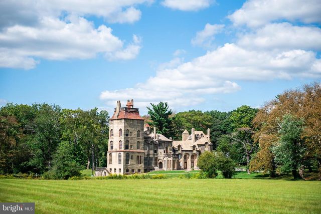 24 OAKWOOD LN, Sellersville, PA 18960