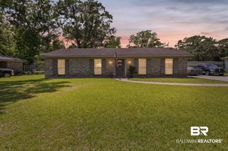 5070 Santos Drive, Mobile, AL 36619