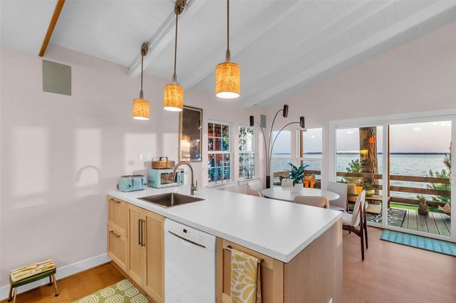 784 W Cattle Drive, Onalaska, TX 77360