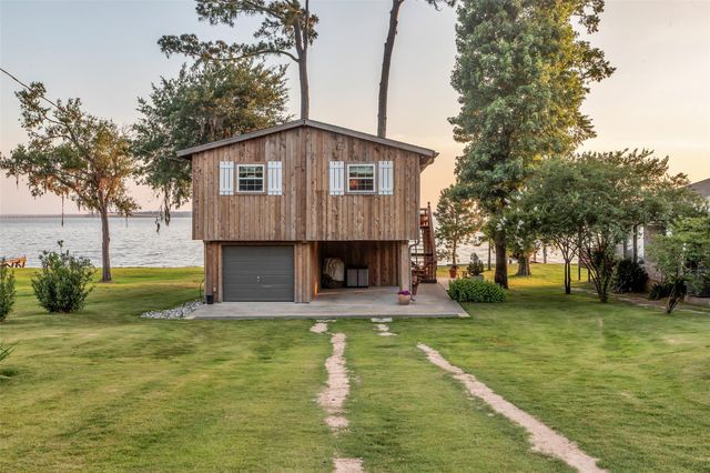 784 W Cattle Drive, Onalaska, TX 77360