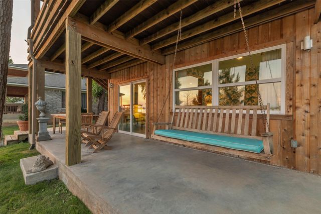 784 W Cattle Drive, Onalaska, TX 77360