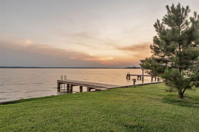 784 W Cattle Drive, Onalaska, TX 77360