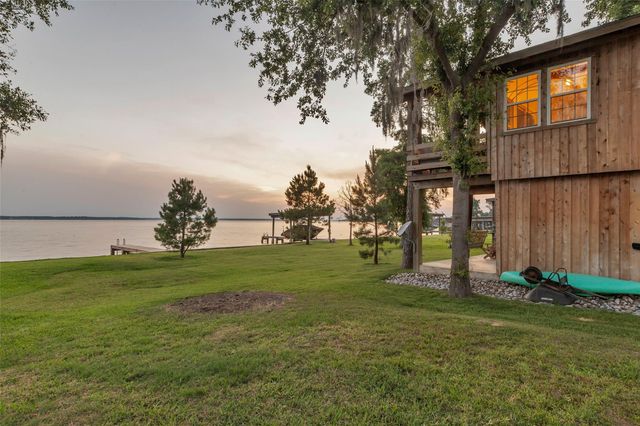 784 W Cattle Drive, Onalaska, TX 77360