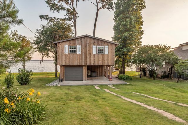 784 W Cattle Drive, Onalaska, TX 77360